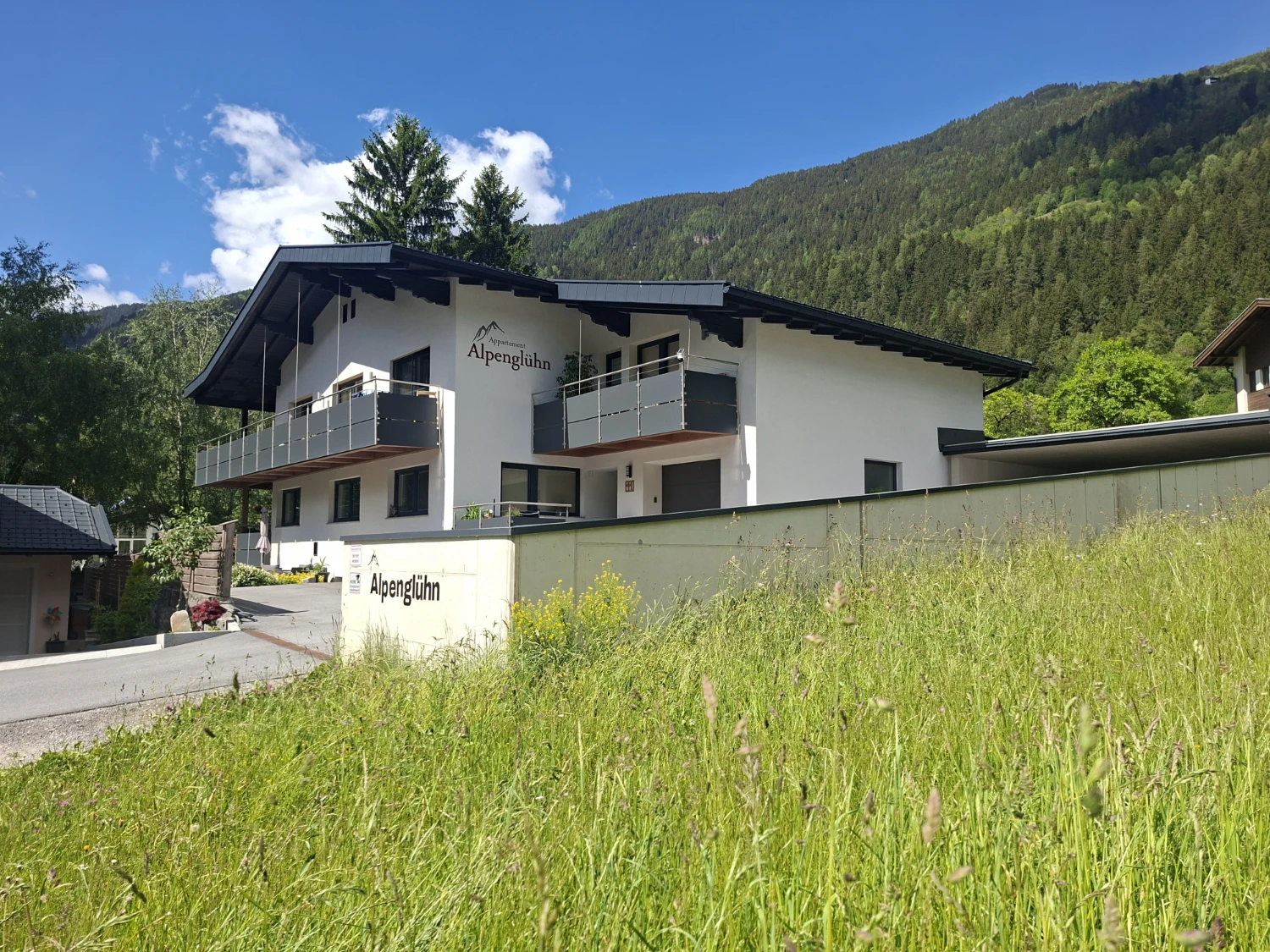 Haus Alpenglühn in Oetz im Sommer