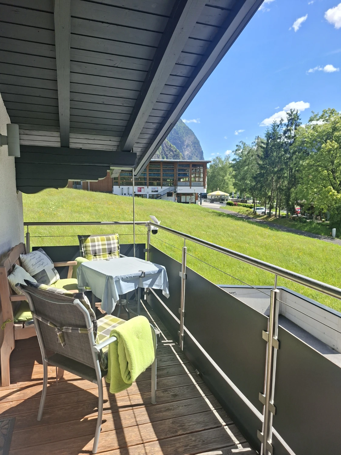 Balkon mit Bergblick im Appartement Moritz