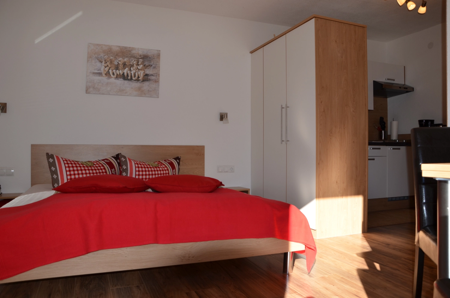 Wohn- und Schlafbereich im Appartement Leo