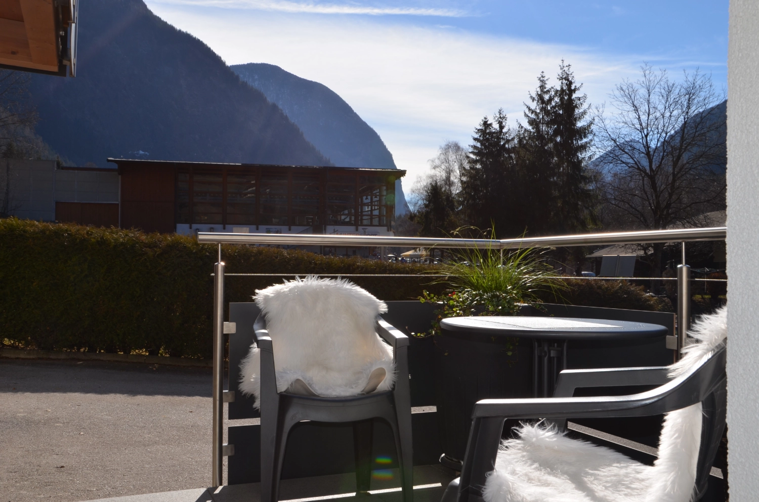 Terrasse mit Bergblick am Appartement Leo